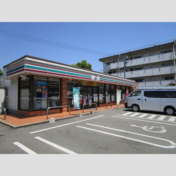 現地周辺 (セブンイレブン宮崎矢の先店　594m)