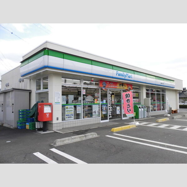 現地周辺 (ファミリーマート延岡トトロ店)