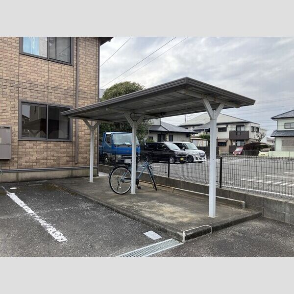 現地周辺 (駐輪場)