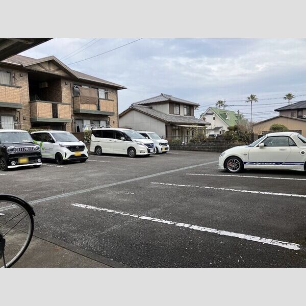 駐車場 (駐車場)