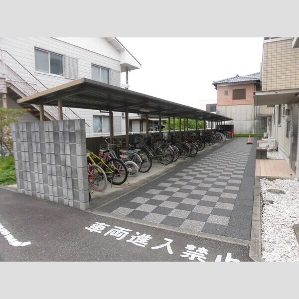 現地周辺 (駐輪場)