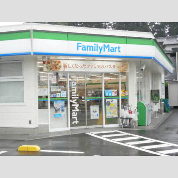 現地周辺 (ファミリーマート学園木花台店 596m)