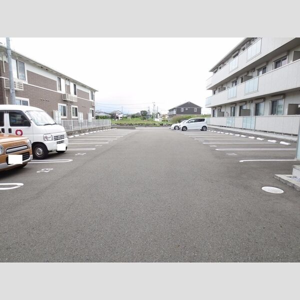 駐車場 (駐車場)