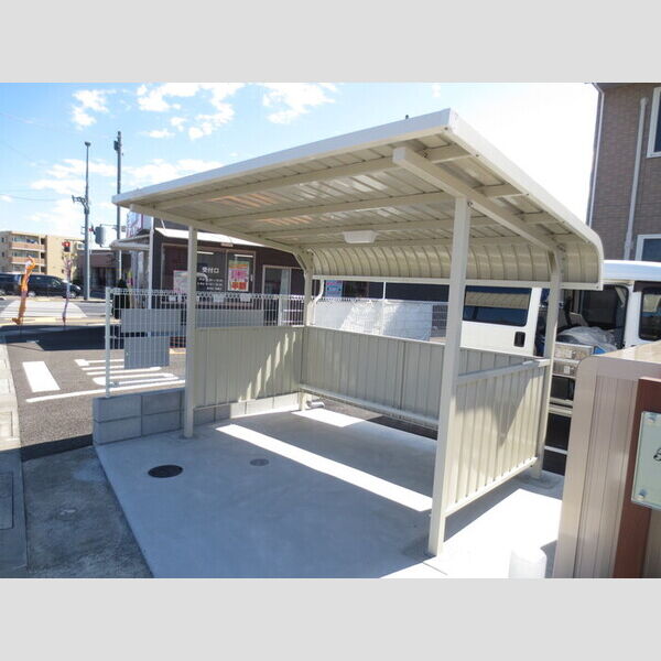 現地周辺 (駐輪場)