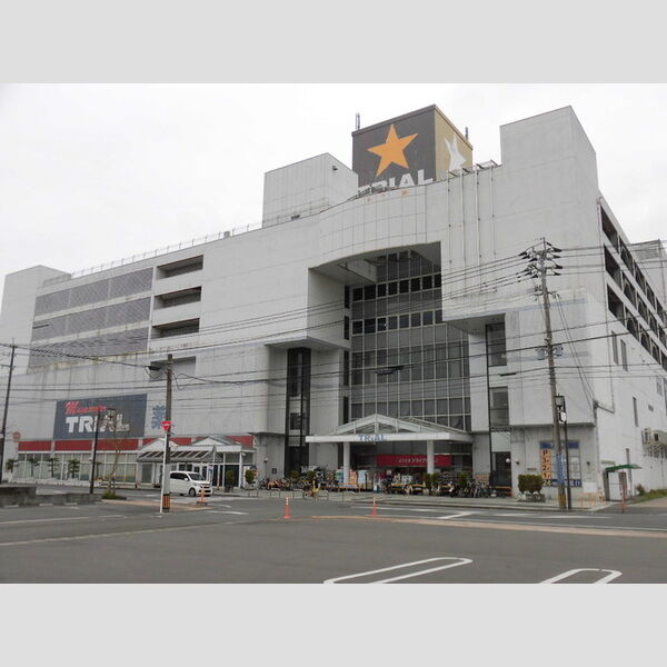 現地周辺 (スーパーセンタートライアル日向店 660m)