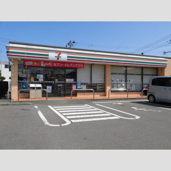 現地周辺 (セブンイレブン日向比良町2丁目店　320m)