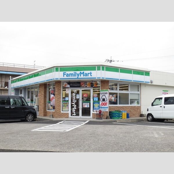 現地周辺 (ファミリーマート日南油津店)