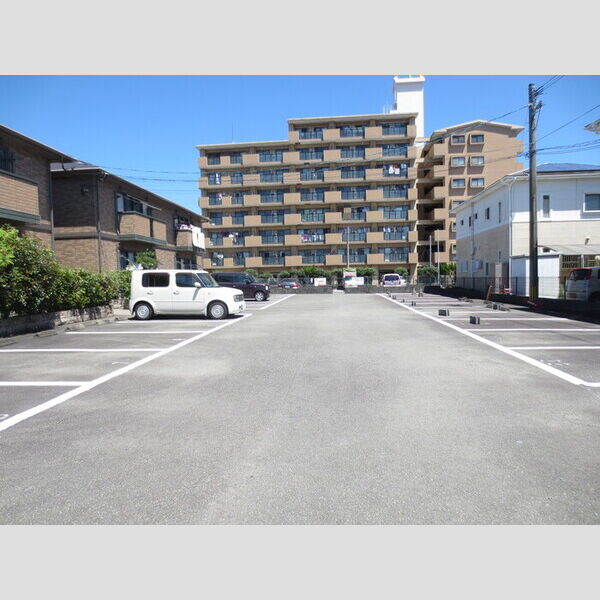 駐車場 (駐車場)