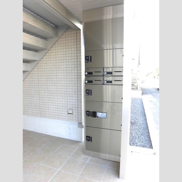 現地周辺 (B棟　宅配BOX)