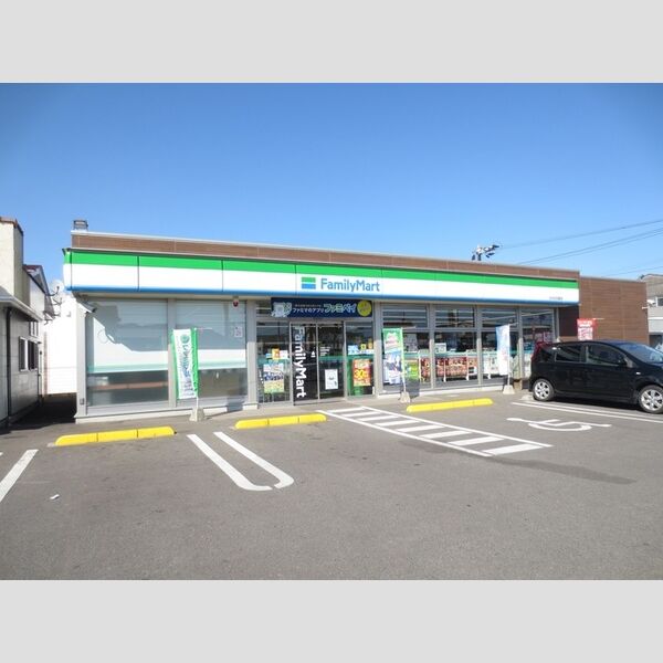 現地周辺 (ファミリーマート日向日知屋店 454m)