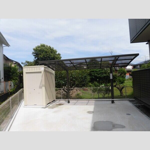 現地周辺 (駐輪場)