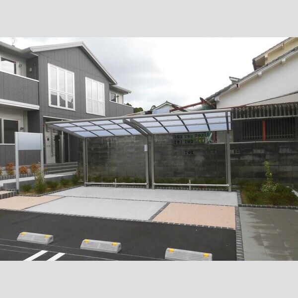 現地周辺 (駐輪場)