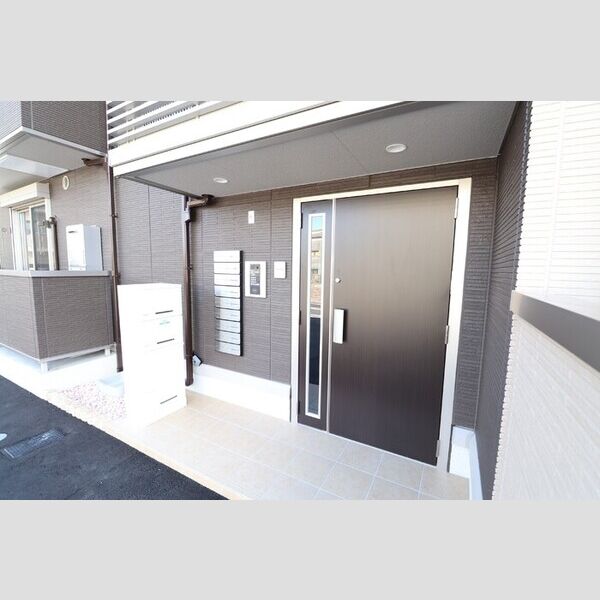 現地周辺 (エントランス・オートロック)