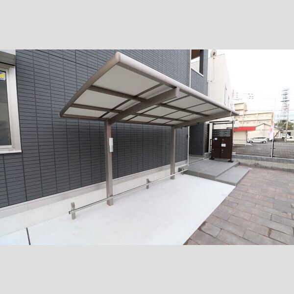 現地周辺 (駐輪場)