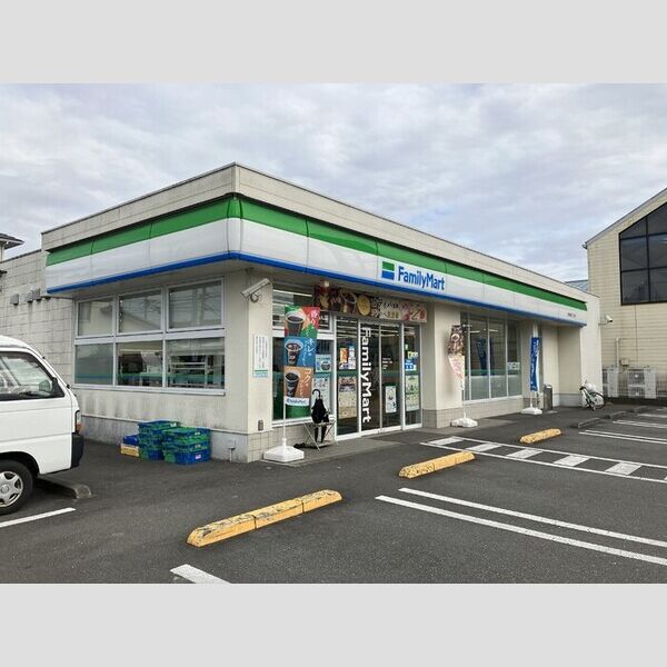 現地周辺 (ファミリーマート宮崎霧島二丁目店 395m)