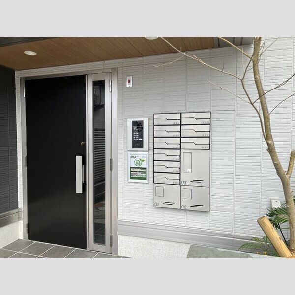 エントランス (エントランス)