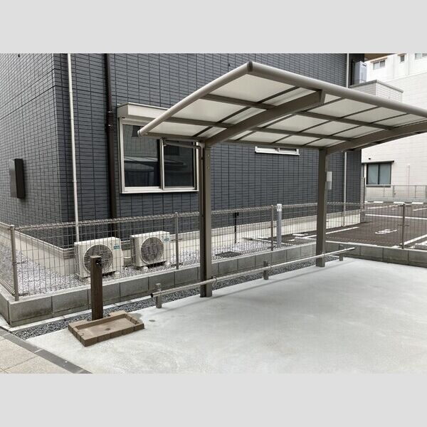 現地周辺 (駐輪場)