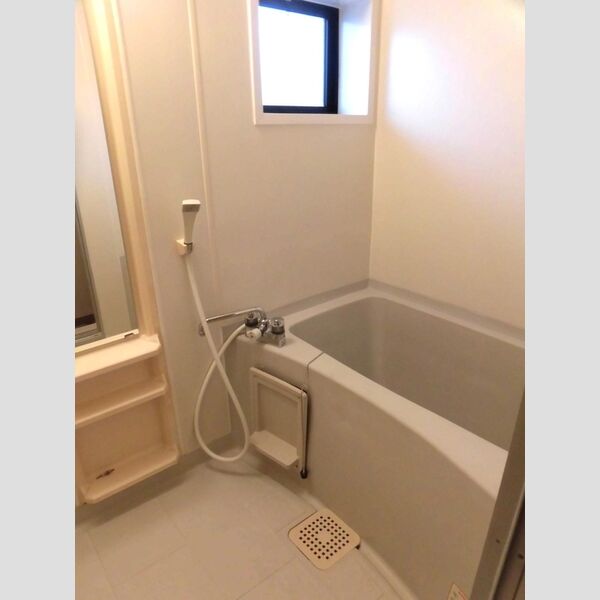 バス (102　浴室)