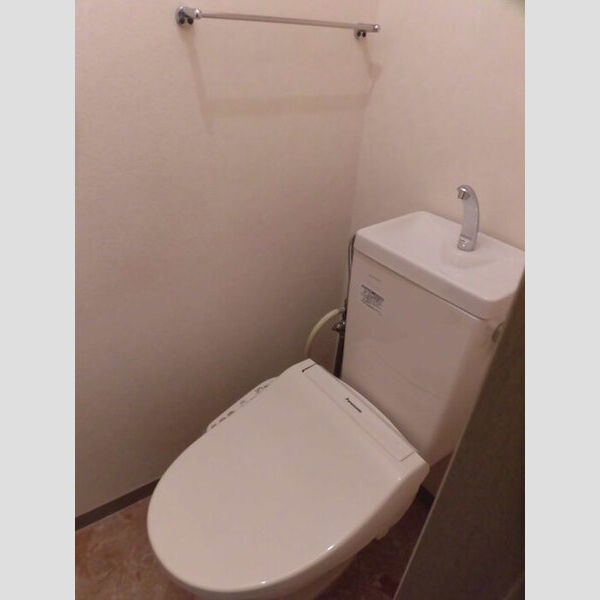 トイレ (102　温水洗浄暖房便座)