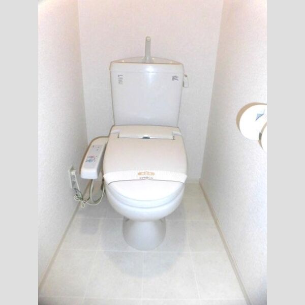 トイレ (102　温水洗浄暖房便座)