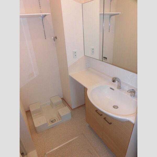 洗面所 (102　洗髪洗面化粧台・洗濯機置き場)