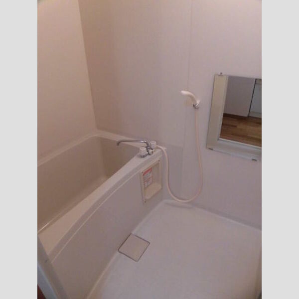 バス (301　浴室)