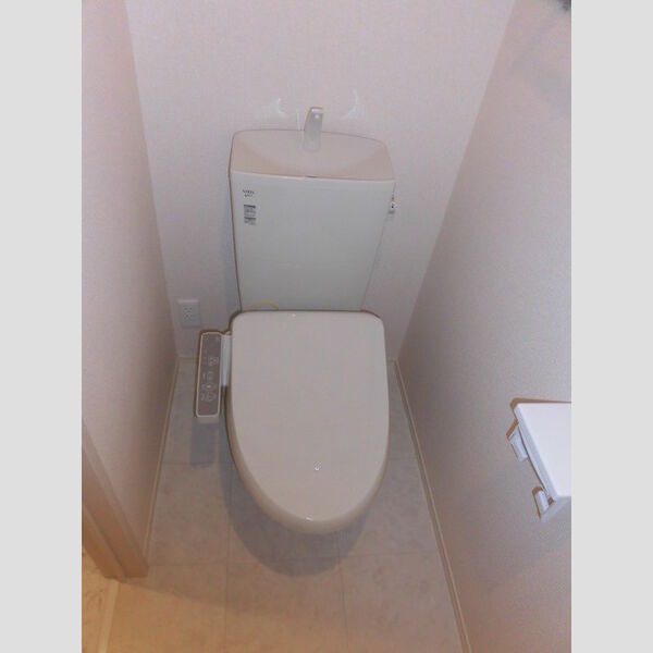 トイレ (202　温水洗浄暖房便座)