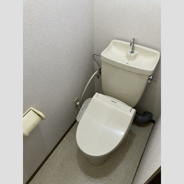 トイレ (B201　温水洗浄暖房便座トイレ)