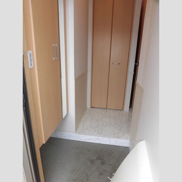 玄関 (B102　玄関)