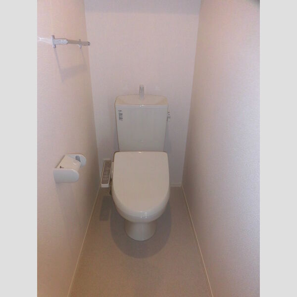 トイレ (B103　温水洗浄暖房便座)