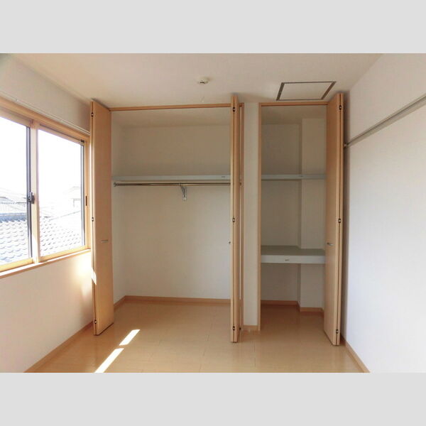 収納 (201 クローゼット)