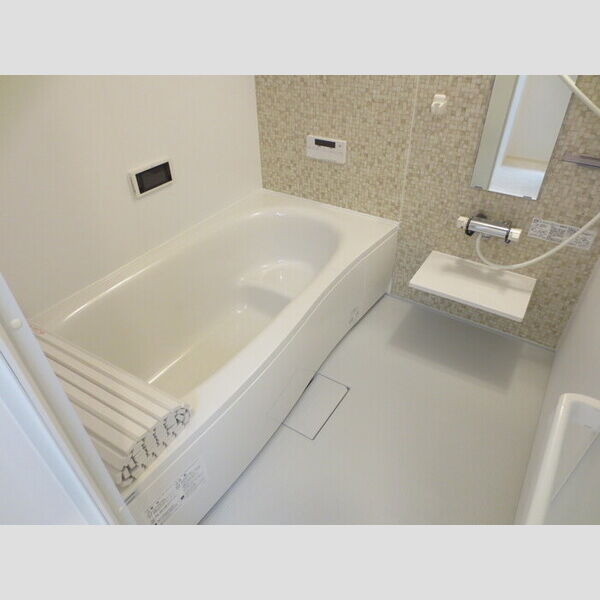 バス (B102　換気乾燥機付きバスルーム)