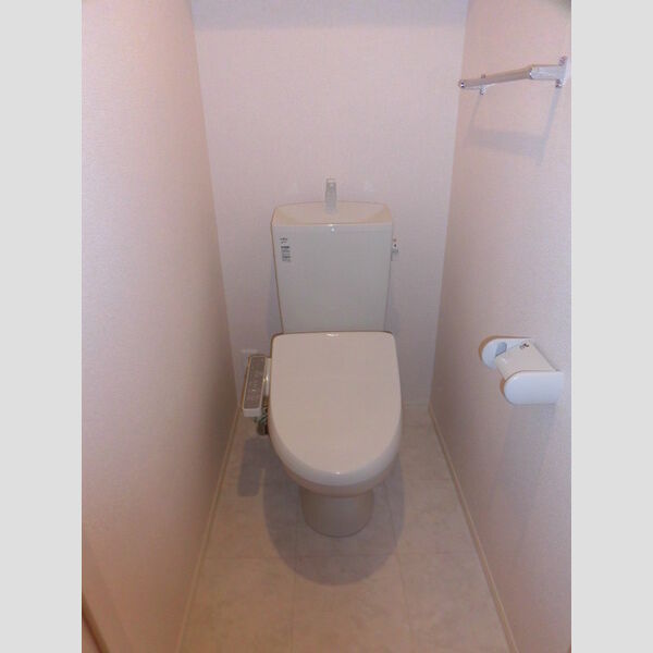 トイレ (105温水洗浄暖房便座)