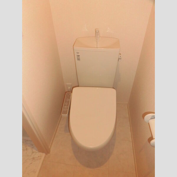 トイレ (B202　温水洗浄暖房便座)