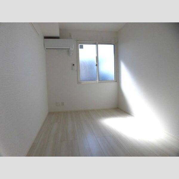 その他 (202　南側洋室)