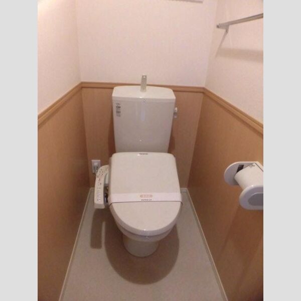 トイレ (B202　温水洗浄暖房便座)