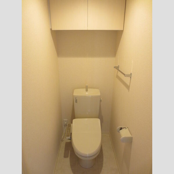 トイレ (102　温水洗浄暖房便座トイレ　棚付)