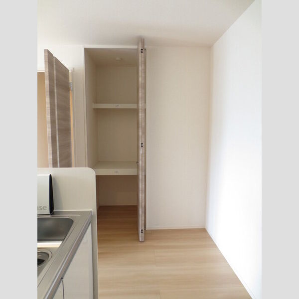 収納 (102　キッチン横収納)