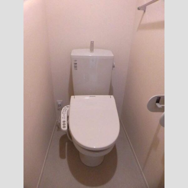 トイレ (A102　温水洗浄暖房便座)