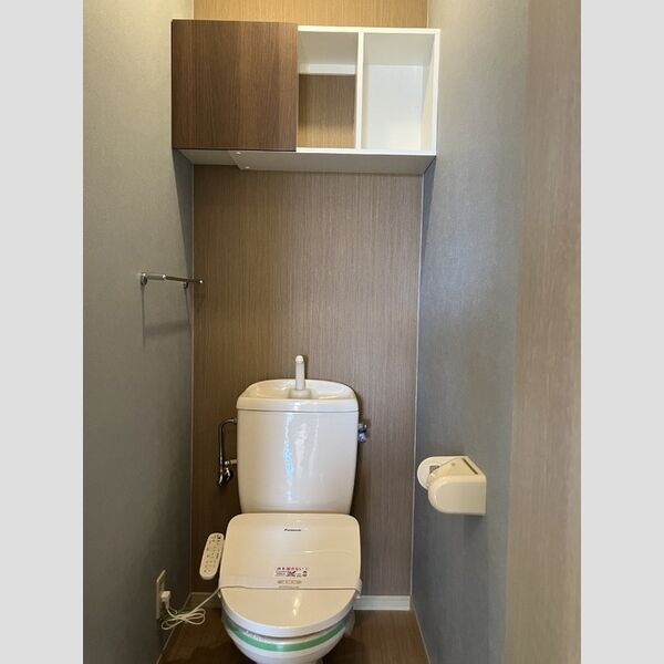 トイレ (A205　温水洗浄暖房便座トイレ)