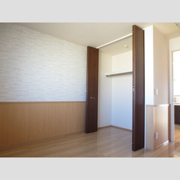 その他 (B303　洋室クローゼット)