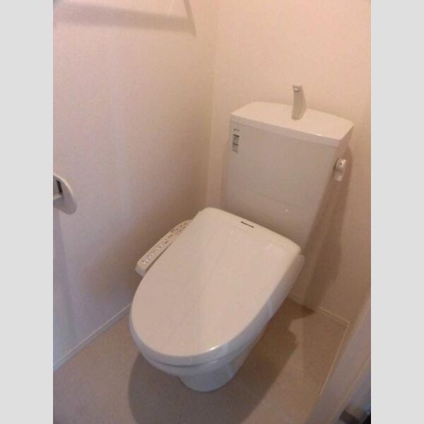 トイレ (B107　温水洗浄暖房便座)