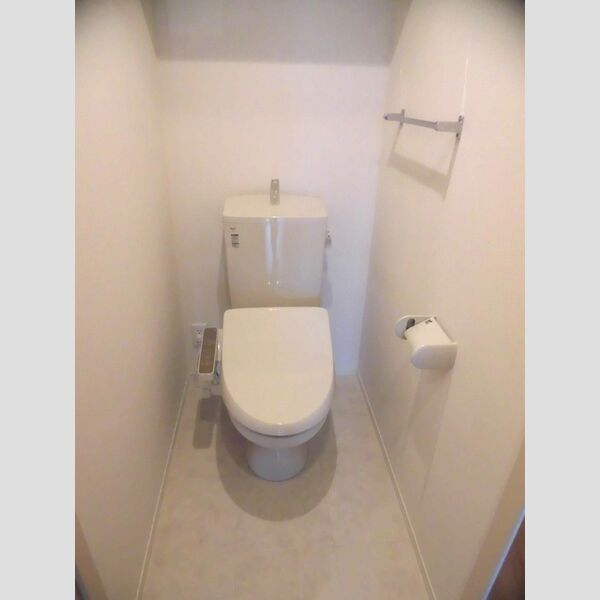 トイレ (203　温水洗浄暖房便座トイレ)