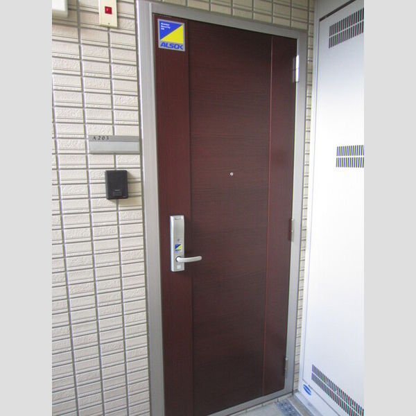 玄関 (203 カードキー付き玄関ドア)