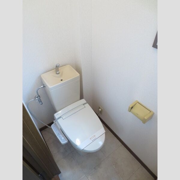 トイレ (C　温水洗浄暖房便座トイレ)