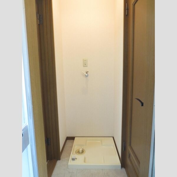 洗面所 (C　洗濯機置き場)