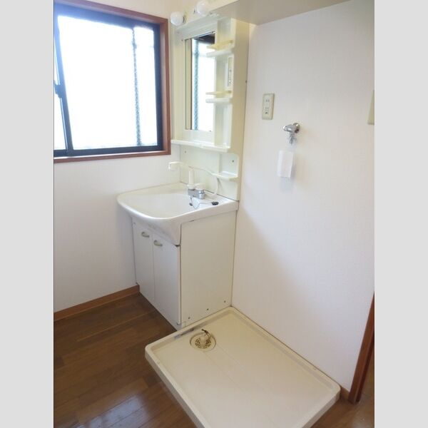 洗面所 (102　洗面台　洗濯機置き場)