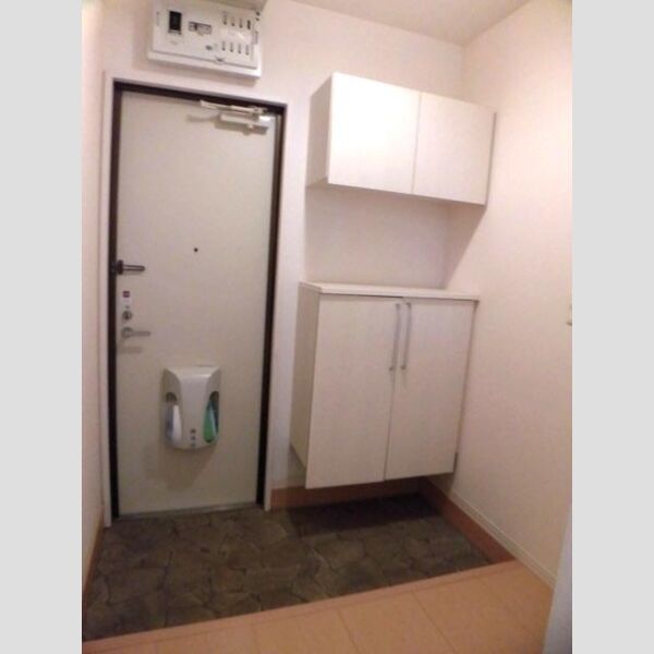 玄関 (103 玄関内側)
