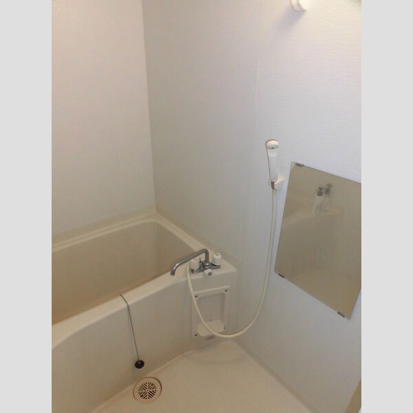 バス (202　浴室)