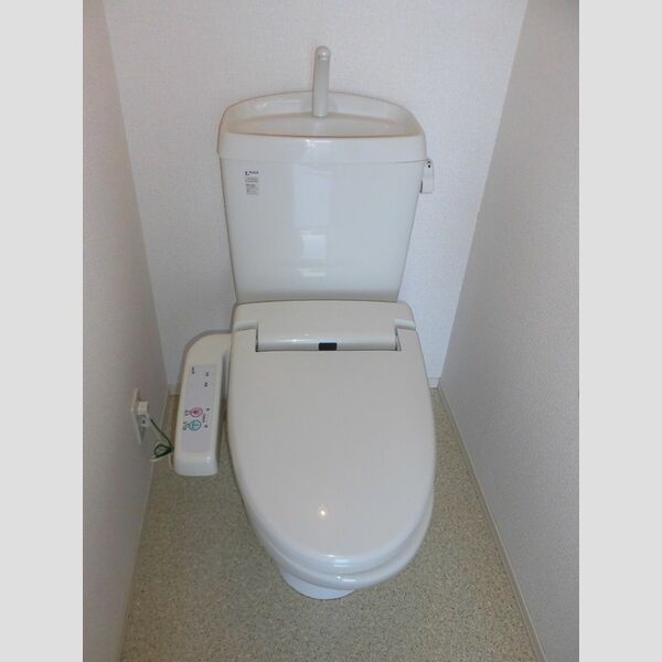 トイレ (101　温水洗浄便座トイレ)